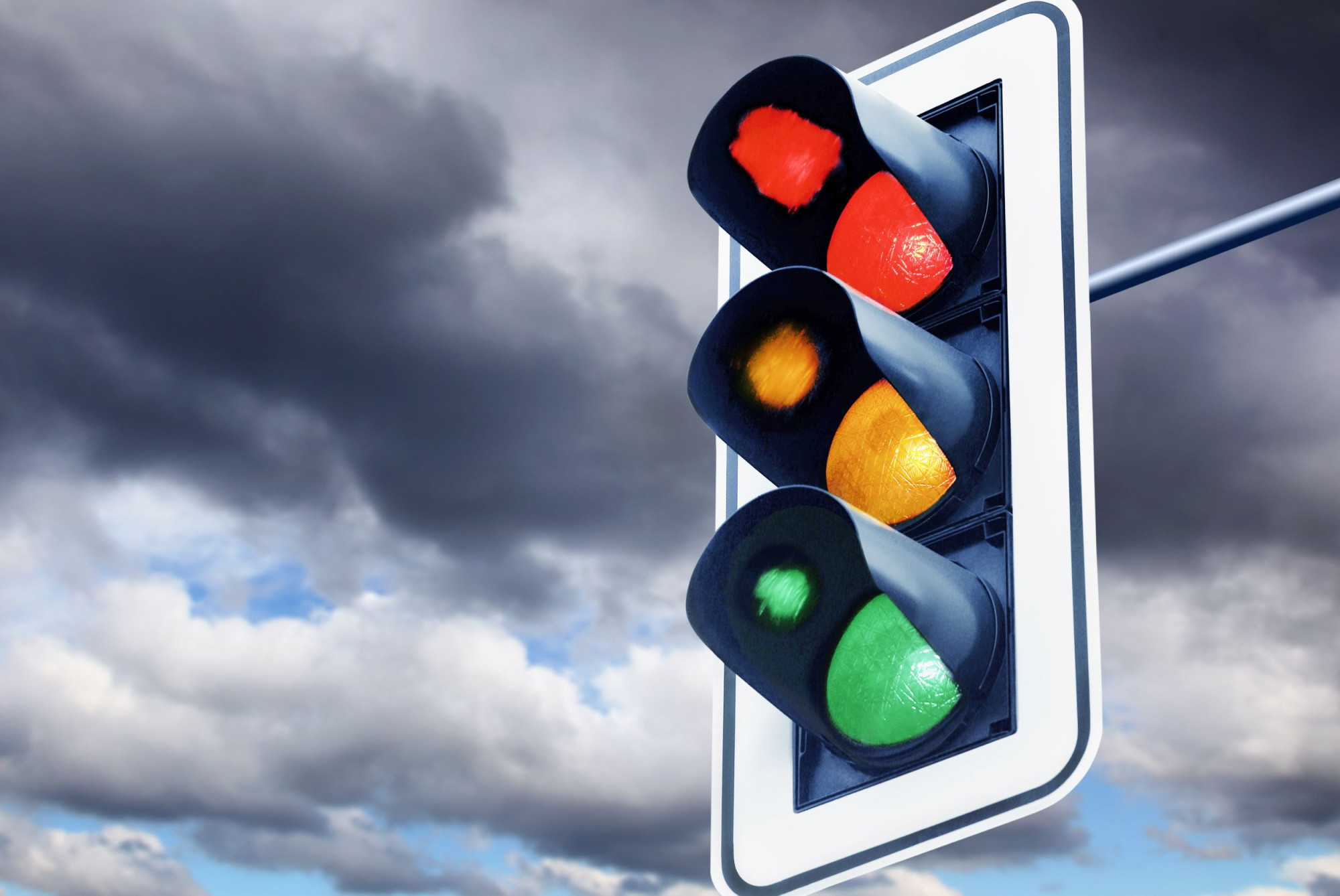 Unsere Regeln - Ampel mit rot, gelb und grünem Licht